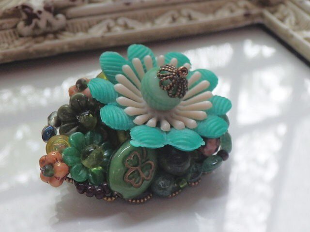BROOCH(緑)の画像1枚目