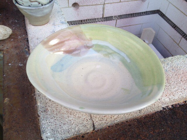 きみどりのたわみ鉢(刷毛目)の画像1枚目