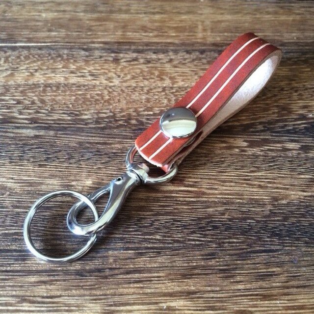 【迷子なし!】鍵を見つけやすいカラフルキーホルダー【ブラウン】の画像1枚目