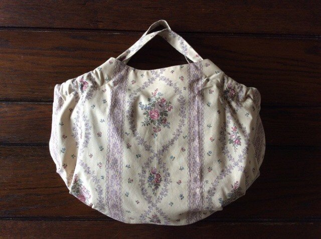 値下げ~Yuwa薔薇柄~コロンとしたグラニーバッグの画像1枚目