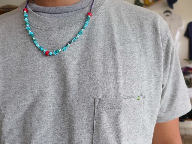 alookonbooks 刺繍ポケTeeTeeの画像1枚目
