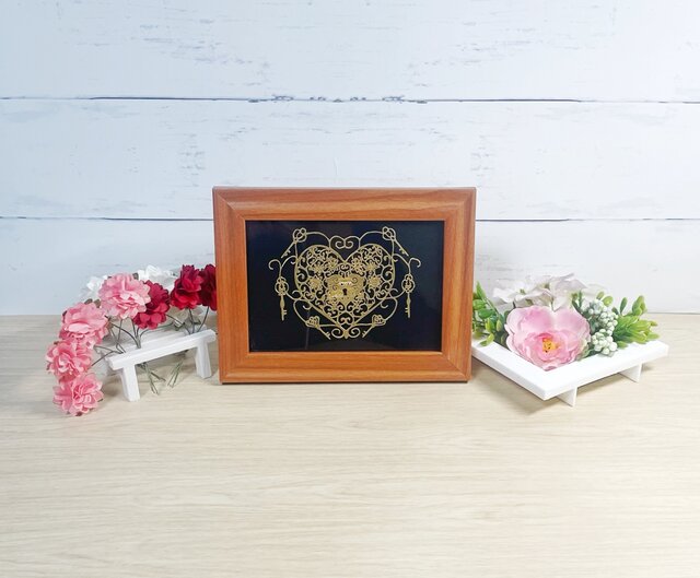 切り絵 ハートと心の鍵（金）【額つき】ギフト プレゼント お祝い