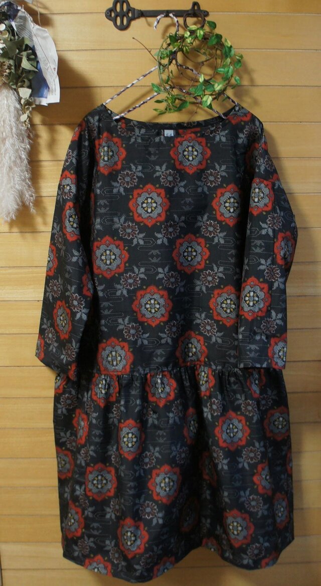 大島紬　赤丸紋　肩落ちＯＰ