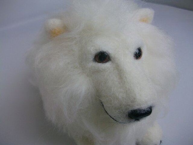 羊毛フェルト 「ホワイトライオン」 iichi 日々の暮らしを心地よくするハンドメイドやアンティークのマーケットプレイス