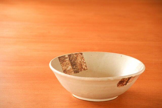 白釉七寸鉢(シカク)の画像1枚目