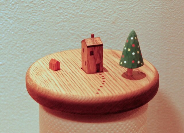 小さな家のキッチンペーパーホルダー(クリスマス限定品)の画像1枚目