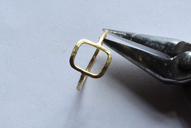 いびつな四角リング k18 | iichi 日々の暮らしを心地よくする