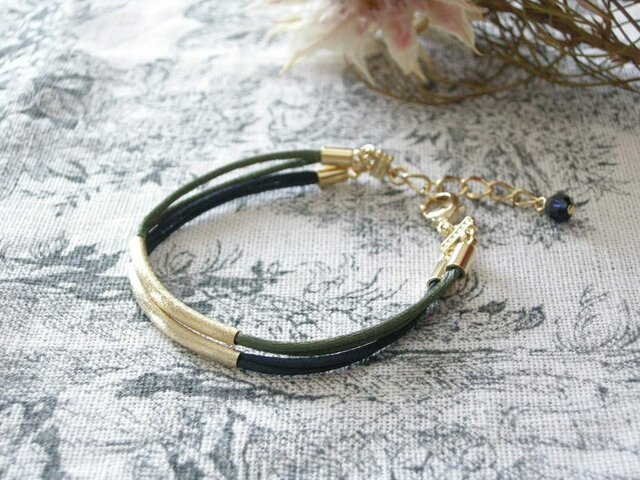 シルクリボンのブレスレット-NAVY&KHAKI&GOLD-の画像1枚目