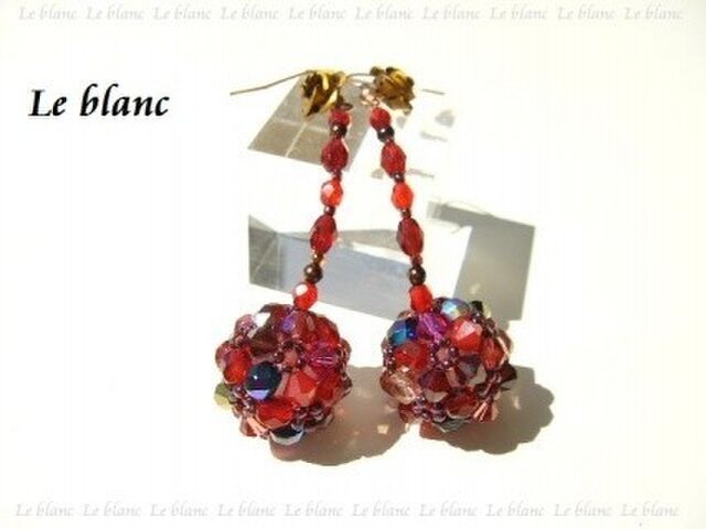 クリスタルボールピアス(garnet)の画像1枚目