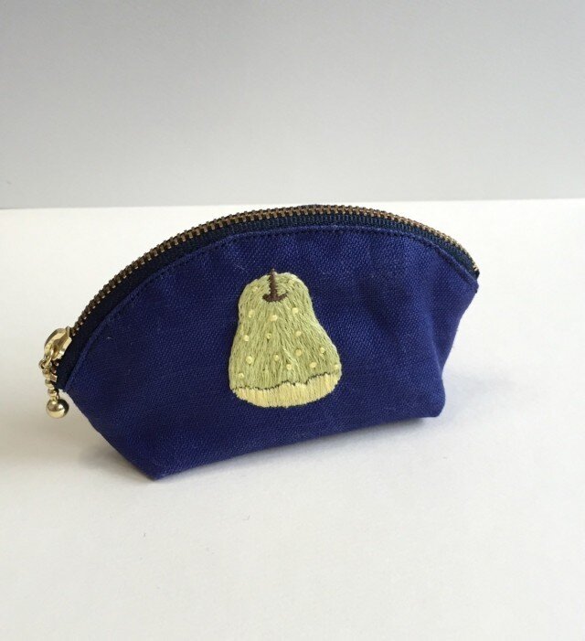 ようなし刺繍のミニシェルポーチの画像1枚目