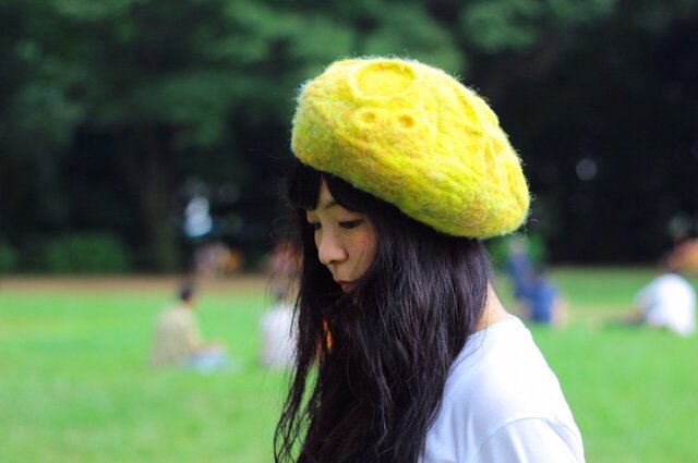 羊毛フェルトの月面ベレー帽の画像1枚目