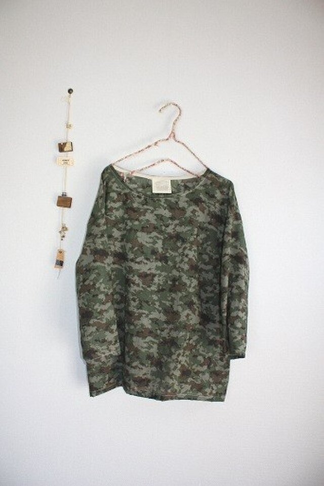 秋色ミリタリー　ドロップショルダープルオーバー
