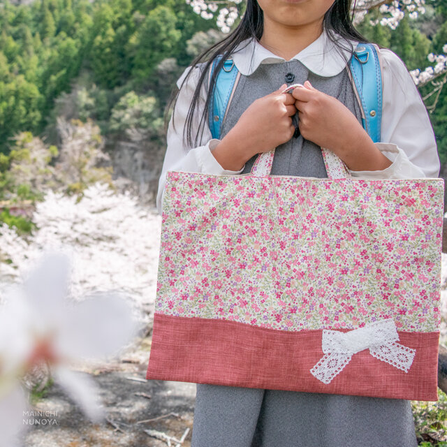 花柄＆リボンのレッスンバッグ(通園袋）：ピンク iichi ハンドメイド・アンティーク・食品・ギフト・手作り