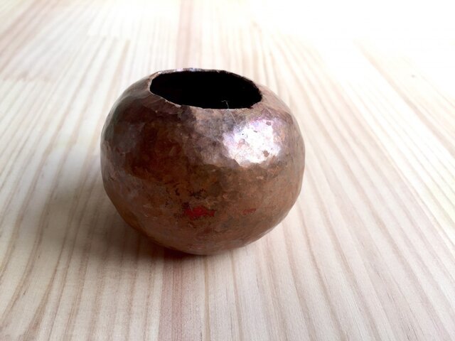 古銅の花器 鍛金 銅花器 好野 | iichi 日々の暮らしを心地よくする