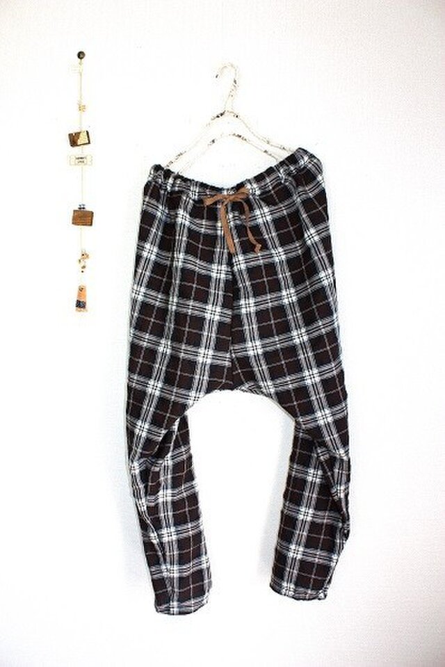 大人のサルエルパンツ