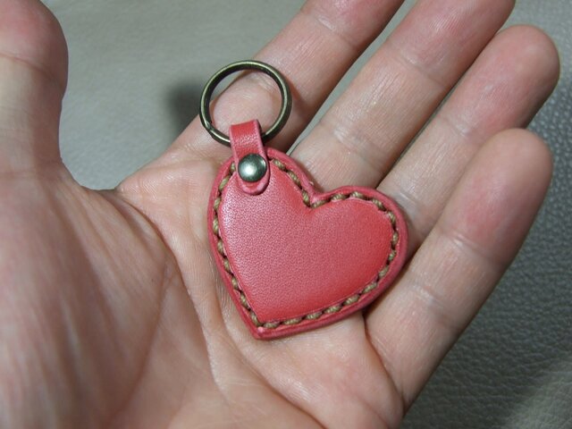 雅　薔薇ハートキーホルダー 小さいハートのキーホルダー ピンクxベージュ | iichi 日々の
