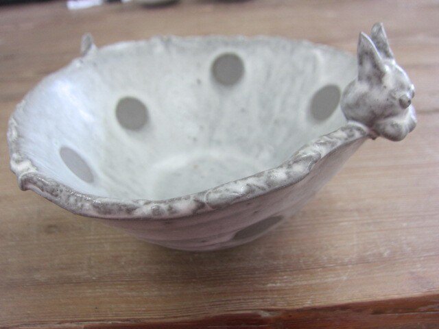 ぶさカワわんこと鉢の画像1枚目