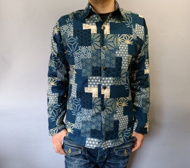 長袖和柄シャツ(パッチワーク調麻の葉紋様)青 (難有)の画像1枚目
