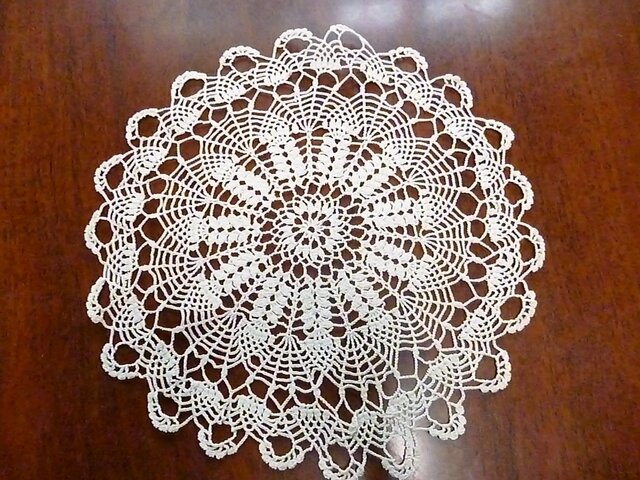 手編みレースドイリーの画像1枚目