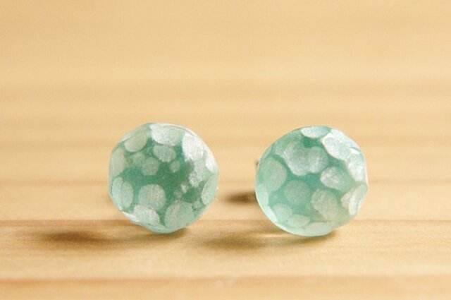 凸凹 : ピアス ( Emerald green 丸 )の画像1枚目