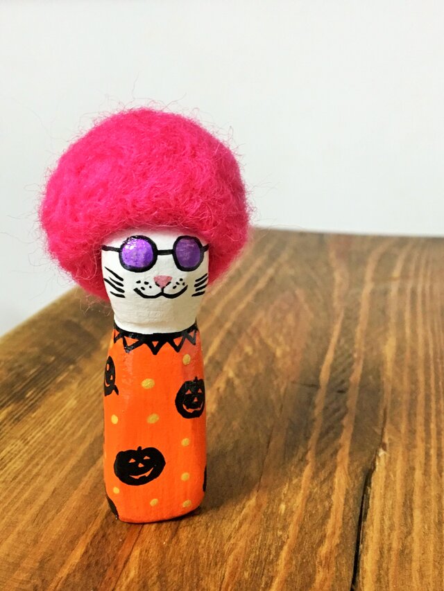 木彫りのアフロ猫 ハロウィンの画像1枚目