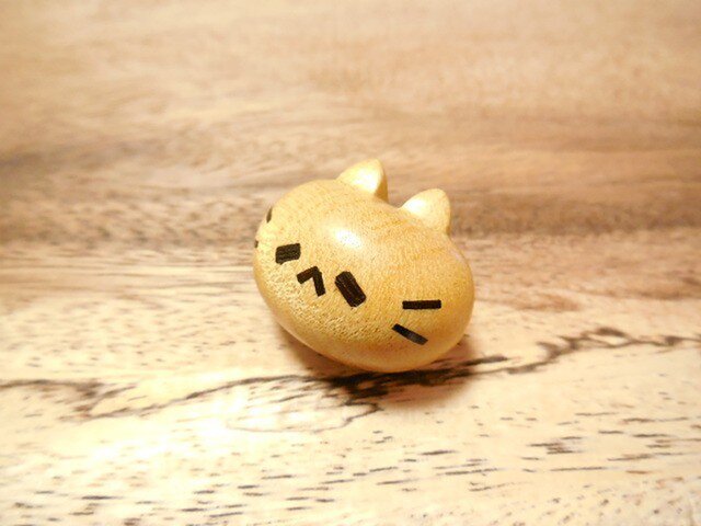 イエローハートのピンズの画像1枚目