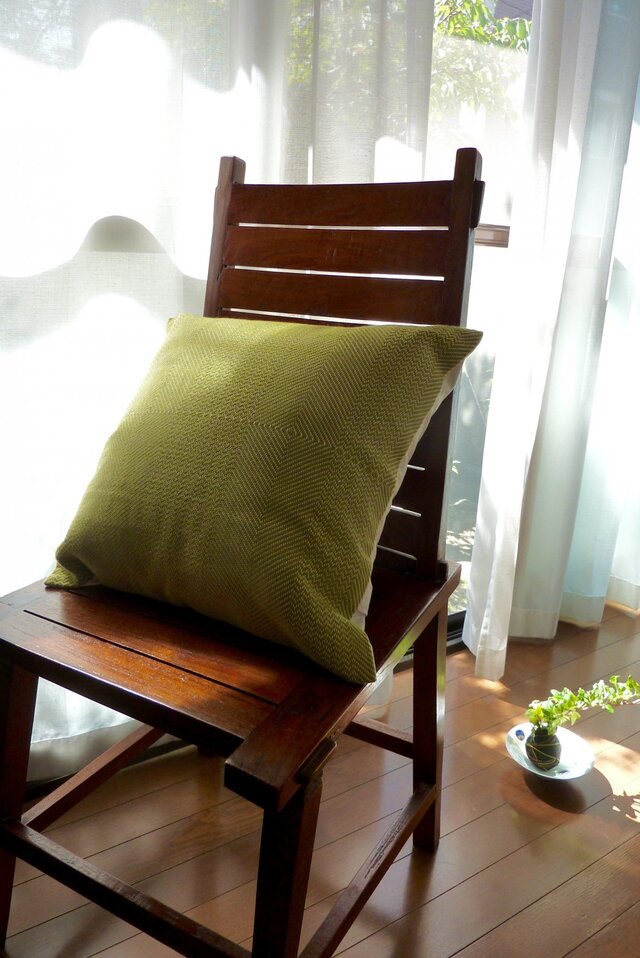 HAND WEAVING クッションカバー <黄緑>の画像1枚目