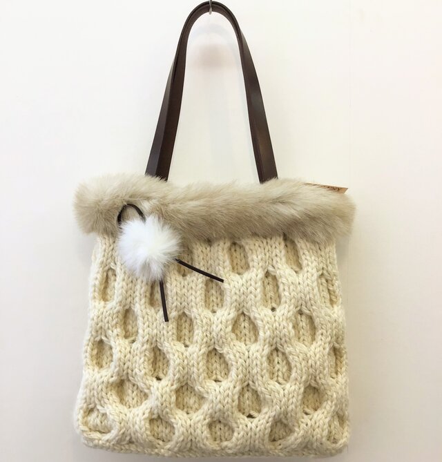 【再販】国産毛糸とファーのあったかニットバッグ（オフホワイト）
