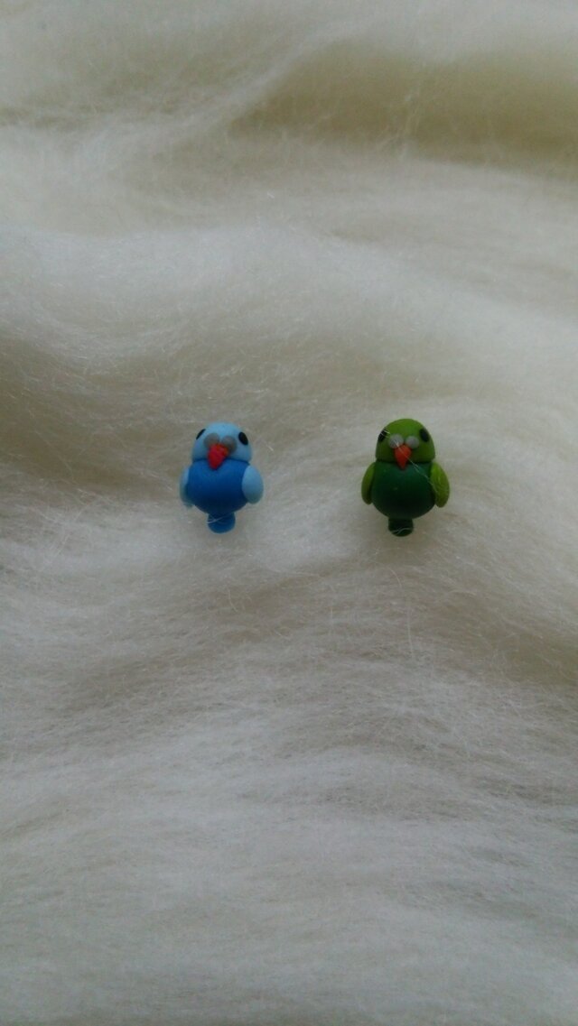 ミニインコのピアスの画像1枚目