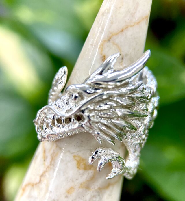 あなたの弱気な心を見ています龍シルバーリング(送料無料) | iichi