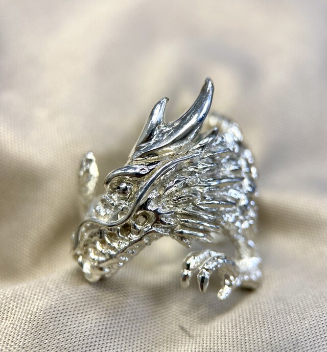 あなたの弱気な心を見ています龍シルバーリング(送料無料) | iichi