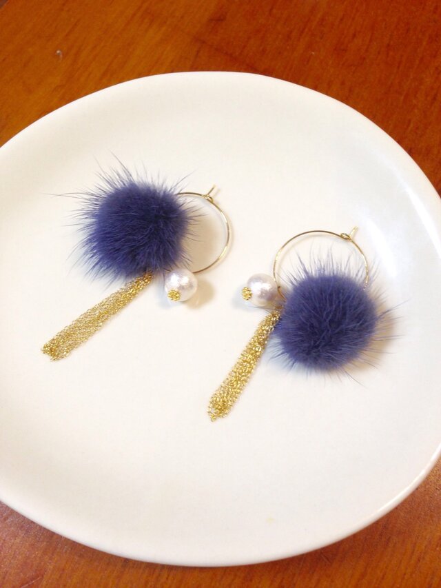 ミンクファー✳︎コットンパール✳︎チェーンピアス✳︎グレーの画像1枚目