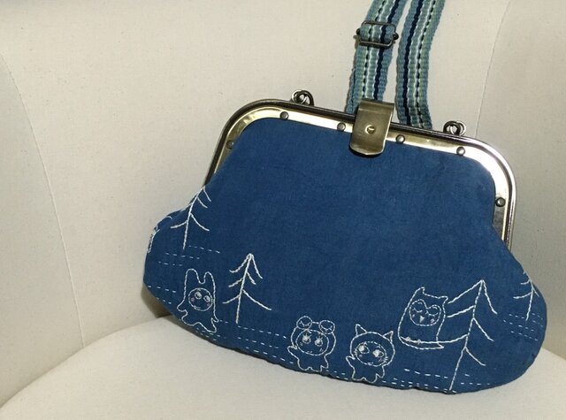 ぽんすけたちの刺繍ショルダーバッグの画像1枚目
