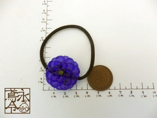 髪ゴム 青色の大きめの丸い花 Iichi ハンドメイド クラフト作品 手仕事品の通販