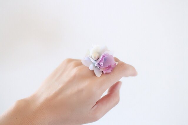 アジサイとかすみ草のリング weddingにの画像1枚目