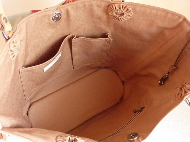 ふっくらチューリップバッグ（バラ柄×ベージュ）ショルダー付きハンドメイド ふっくらチューリップバッグ（バラ柄×ベージュ）ショルダー付き