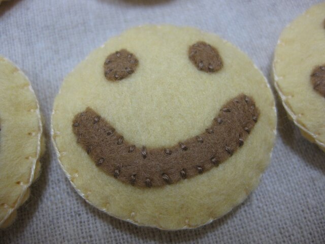 スマイルポテト ハンドメイド フェルト ままごと | iichi 日々の暮らし