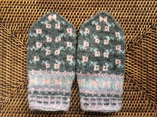 花とリボンのミトンの画像1枚目