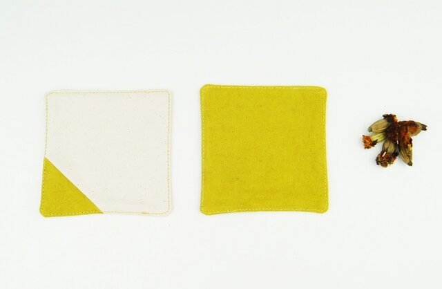 TEAtimeに華を。草木染めオーガニックコットン100%帆布コースター〜芥子色(からしいろ)〜の画像1枚目