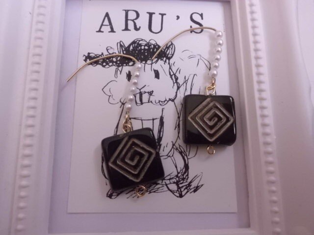 モード系レトロなピアス | iichi 日々の暮らしを心地よくする