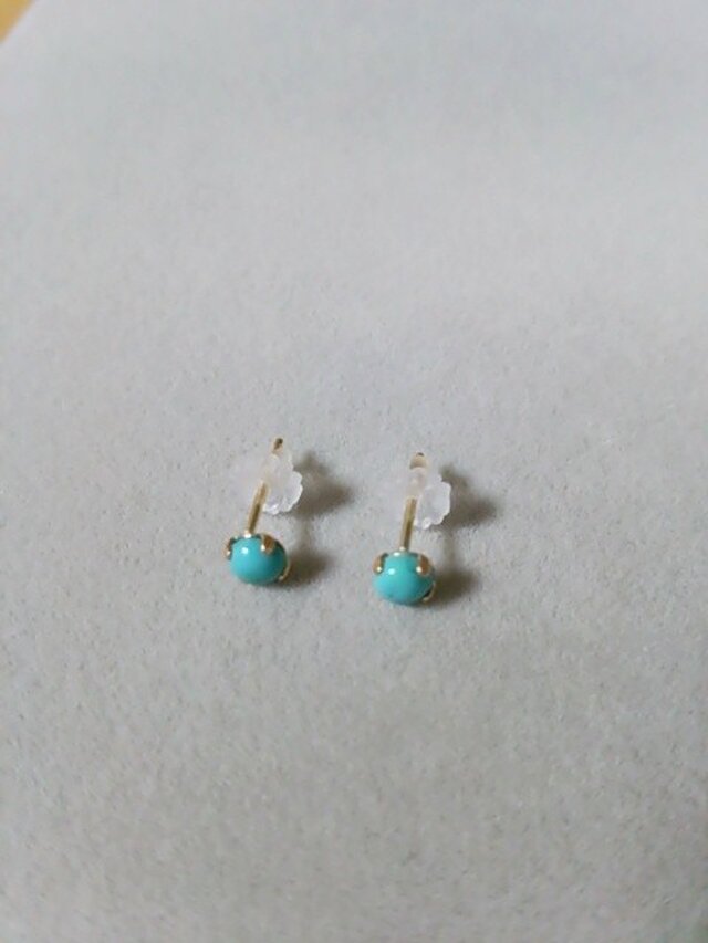 ターコイズカボションピアス(4ミリ)の画像1枚目