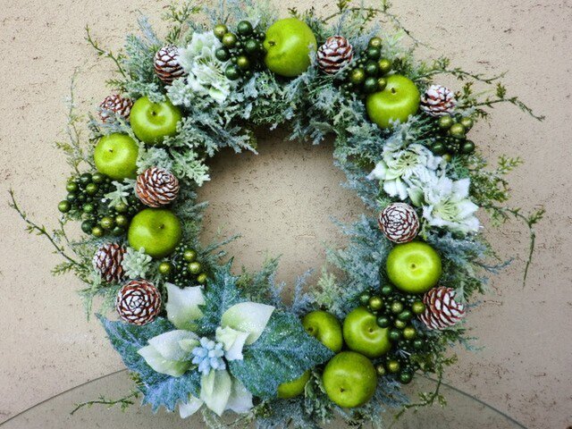 商品名【歓】【聖那】ゆきこ♥クリスマス＆お正月リース＊ 冬リース 煌めくクリスマス！】リンゴと千日紅のクリスマスリース | iichi