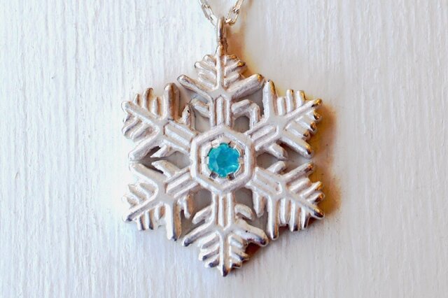 ❄冬限定❄雪の結晶ネックレス(樹枝状六花)の画像1枚目