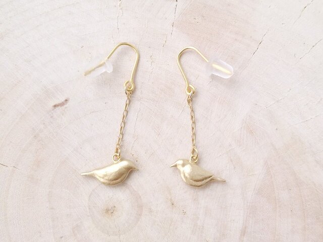 こま鳥ピアス(金)の画像1枚目