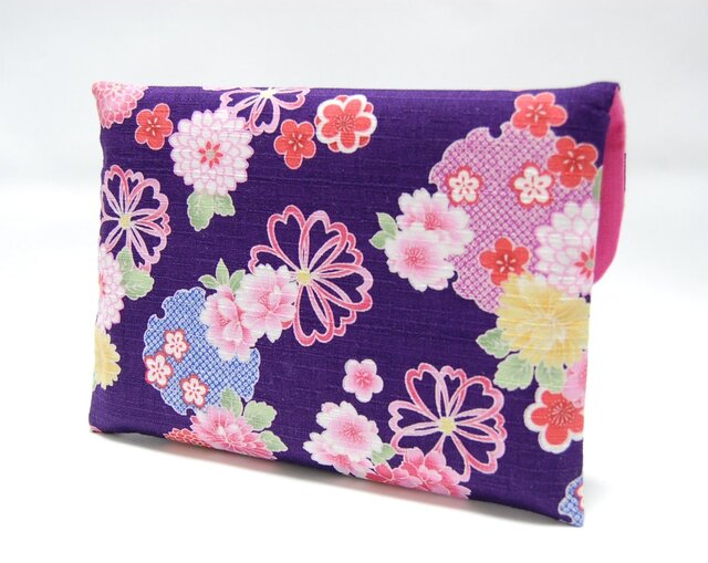 御朱印帳　流水桜　ブルー　くるみボタンバンド　桜のエンブレチャーム付き 御朱印帳 流水桜 ブルー くるみボタンバンド 桜のエンブレチャーム付き