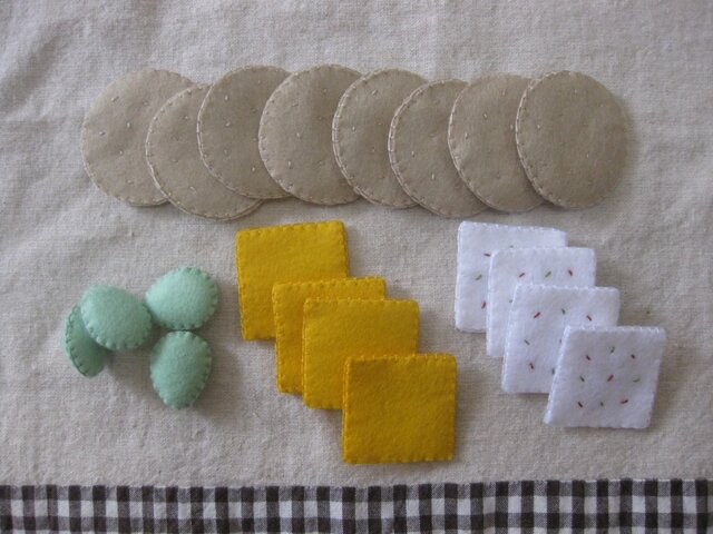 チーズとクラッカー ハンドメイド フェルト ままごと | iichi