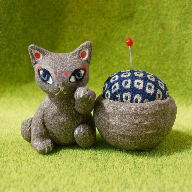 御予約品】お針子猫（青）（針山・ピンクッション） | iichi