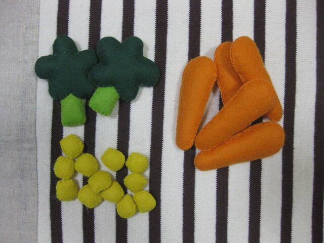 つけあわせ野菜 ハンドメイド フェルト ままごと | iichi 日々の
