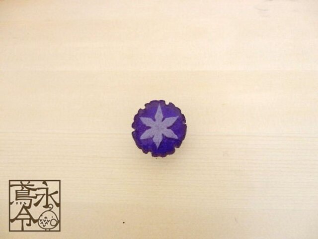 帯留 青色の雪輪に白色の雪の結晶の画像1枚目