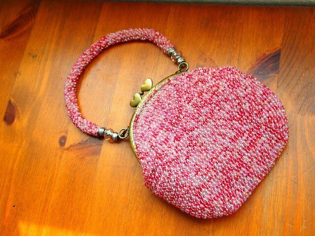 d*9様 【HB06】バラのがま口ハンドバッグ ビーズ織り 楽天市場】ﾆｰﾄﾞﾙﾎﾟｲﾝﾄ風刺繍がま口ﾊﾞｯｸﾞ／アンアナザー
